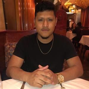 Meet your Posher, Cesar